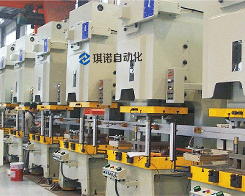 多臺連線沖壓機(jī)械手 多臺連線沖壓機(jī)械手