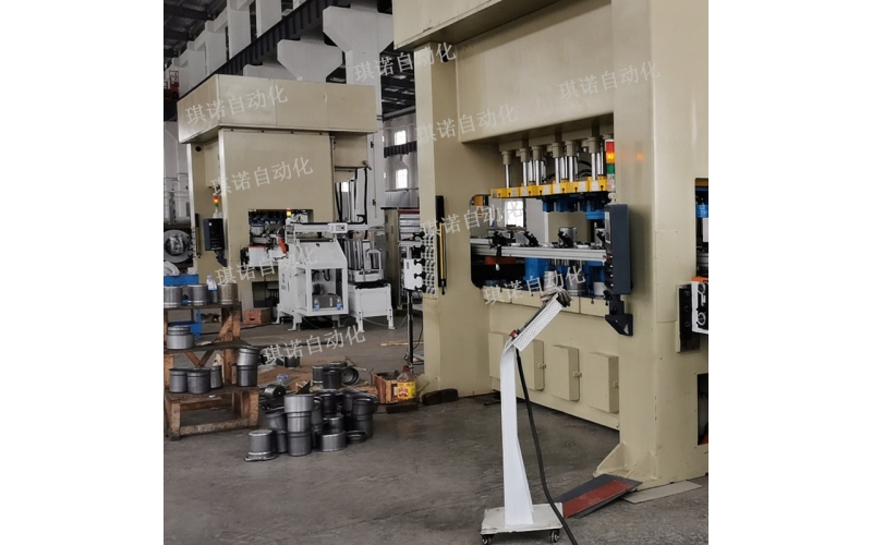 五金沖壓件沖床機(jī)械手的應(yīng)用