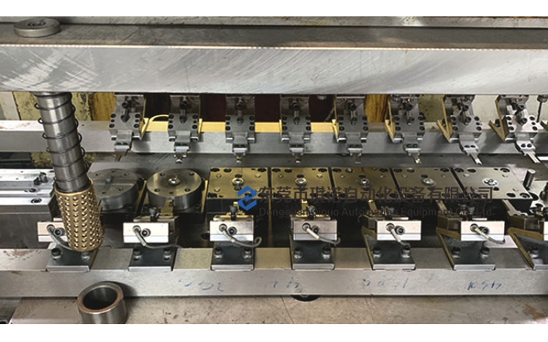 連續(xù)模內(nèi)沖壓機(jī)械手的特點(diǎn)